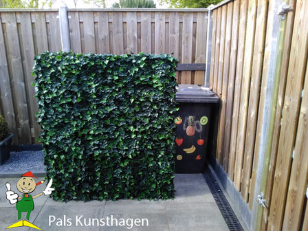 Artificial ivy hedge