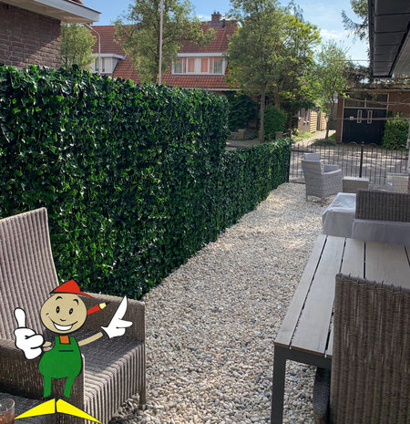 Artificial ivy hedge